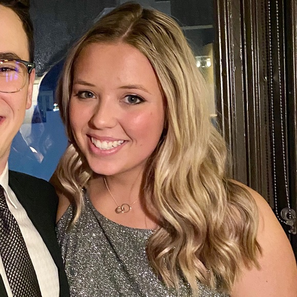 Meet your Posher, Emily - Picture 1 of 1